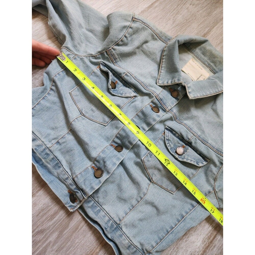 Life in Progress Cropped Denim Jacket Womens Medium Light Wash Boho Aztec GUC - Picture 6 of 11